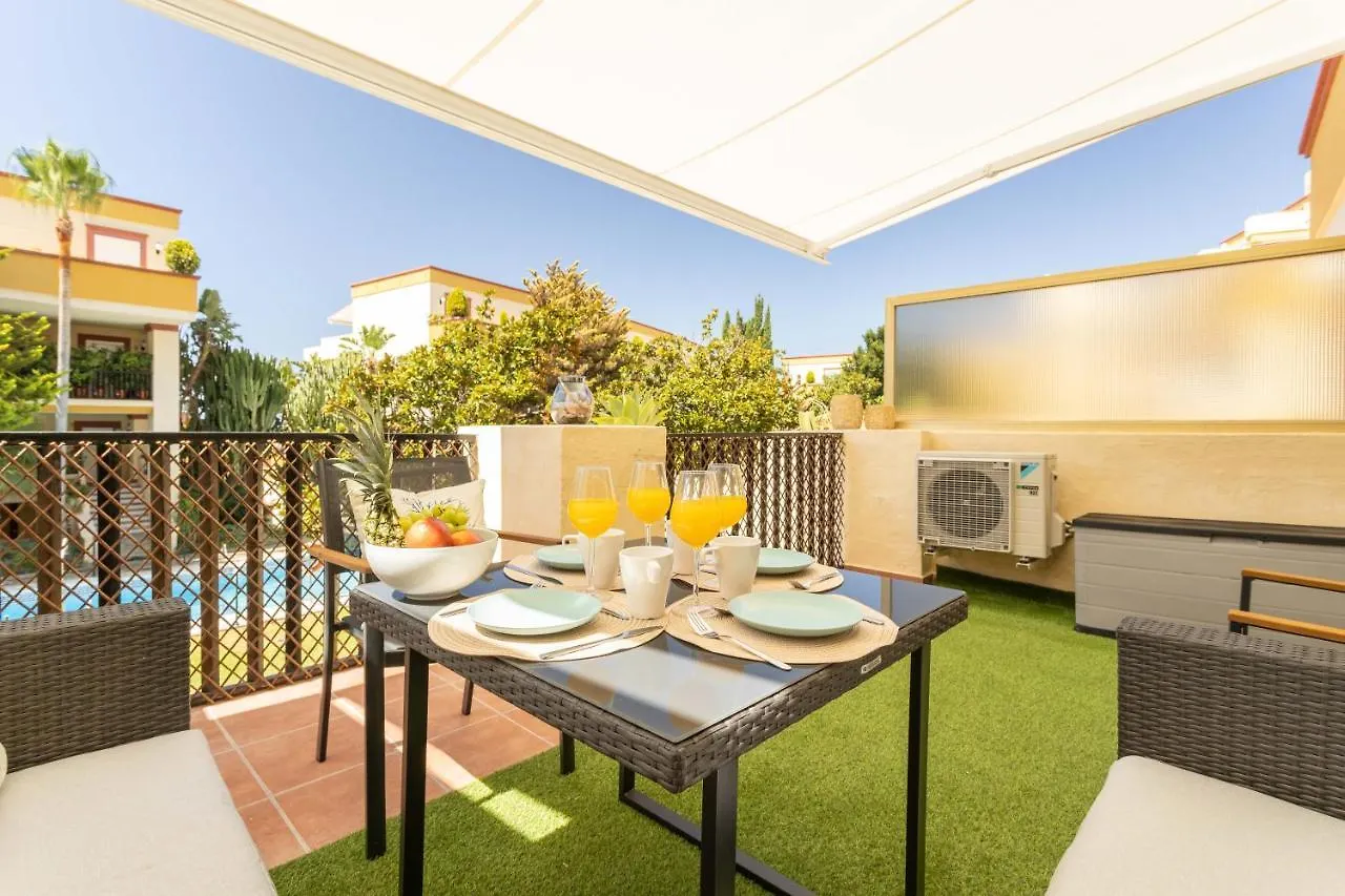 Apartamento OleHolidays 316 Romana Playa primera linea playa Marbella España