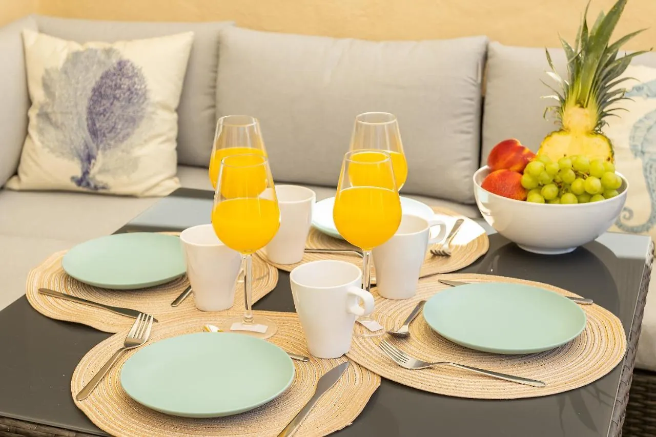Apartamento OleHolidays 316 Romana Playa primera linea playa Marbella