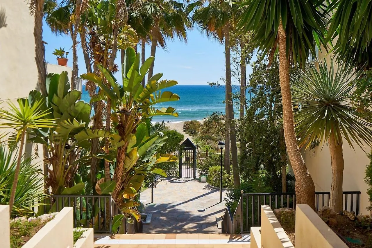 OleHolidays 316 Romana Playa primera linea playa Marbella